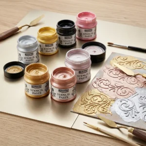 Stencilező paszta 50 ml-es tégelyes kiszerelésben selymes finomszemcsés sűrű struktúrpaszta spatulával történő 3D dombormű minták készítéséhez fára és vászonra