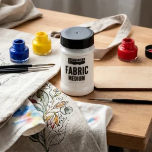 100 ml-es Pentart textil médium (1 db). Alakítsa át a normál akrilfestékeket rugalmas, mosásálló textilfestékké, vagy hígítsa vele a szövetfestékeket foltosodás nélkül!