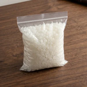 Prémium gyertyaöntő viasz granulátum 500 g-os csomagolásban könnyen adagolható és egyenletesen olvadó fehér viaszlencse házi gyertyakészítéshez és szilikon formákhoz